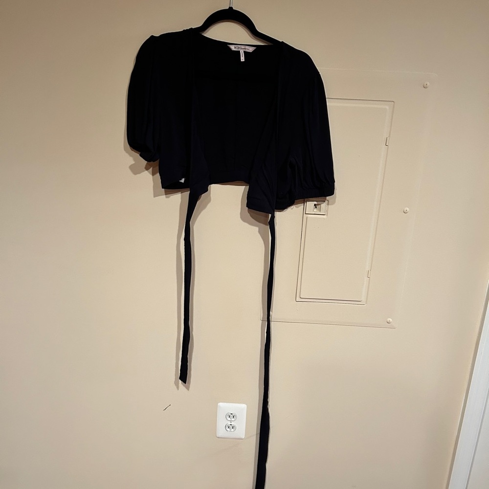 BCBGenerationTie Front Crop Top